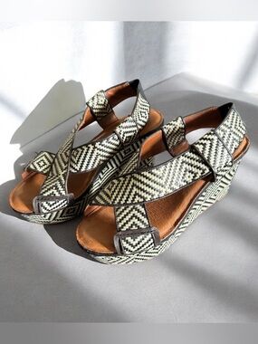 Lucky Brand Black & Cream Woven Wedge Sandals